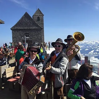 Musik und Skihüttengaudi in der SkiWelt